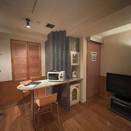 Hotel Luxe - Adult Only Токио Экстерьер фото