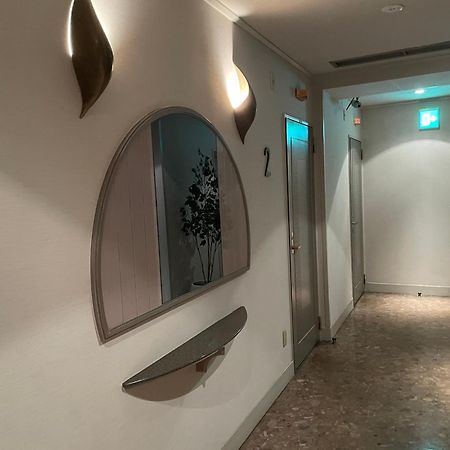 Hotel Luxe - Adult Only Токио Экстерьер фото